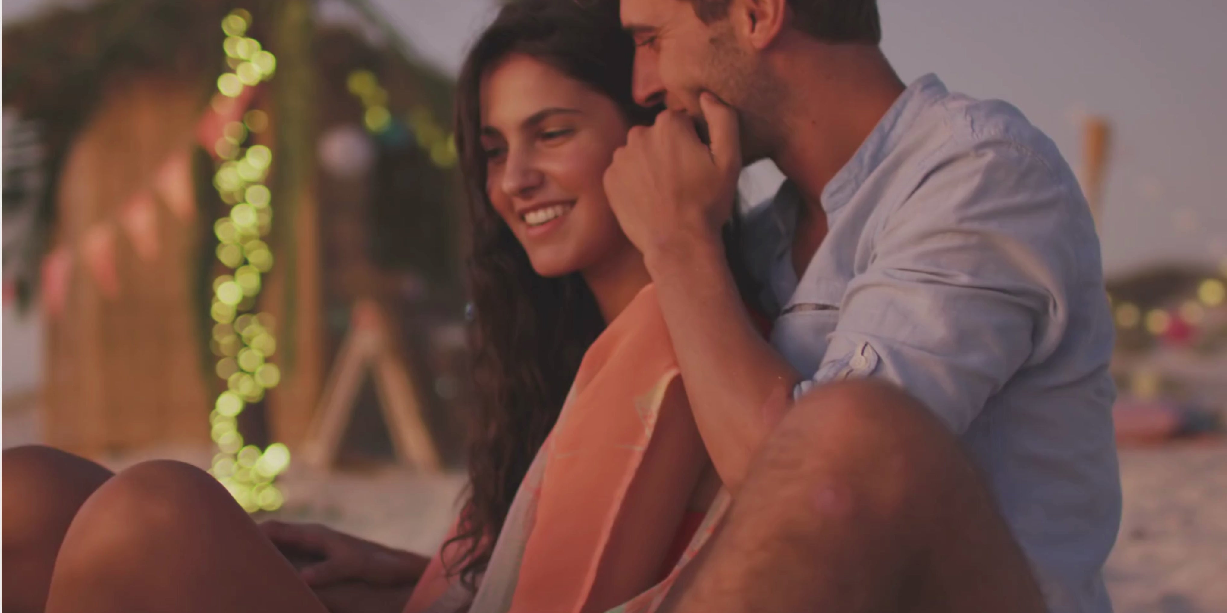 Load video: Cirkle Street Couple on Beach with Mojo Results
